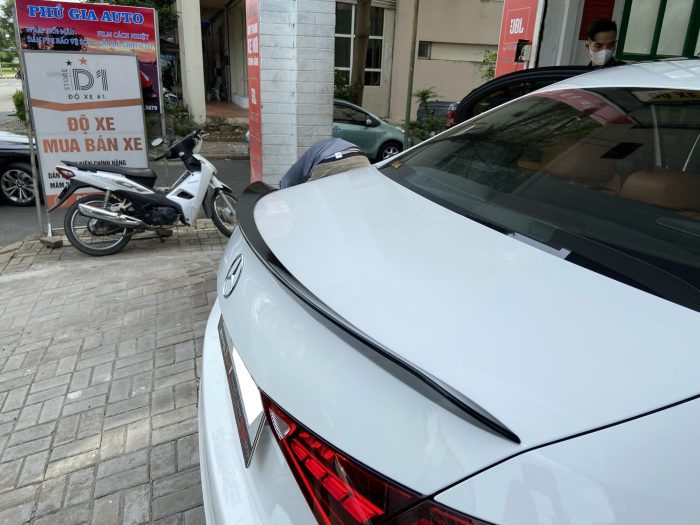 đuôi gió carbon cốp sau AMG xe Mercedes