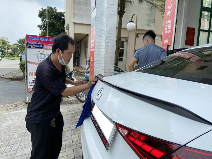 đuôi gió carbon cốp sau AMG xe Mercedes