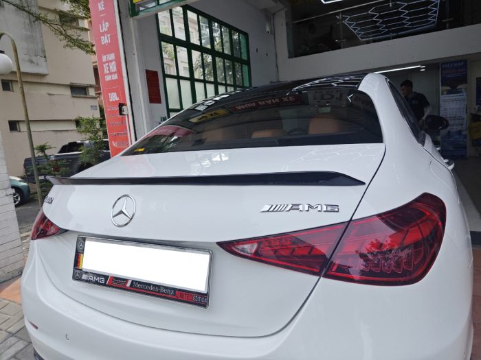 đuôi gió carbon cốp sau AMG xe Mercedes