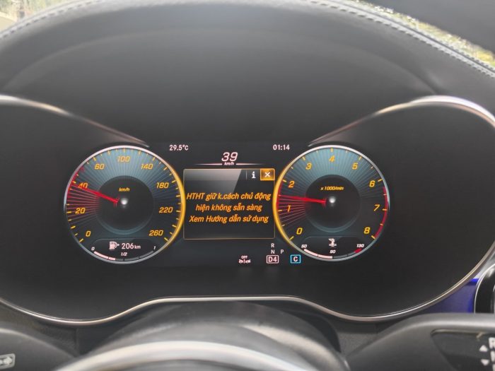 phanh khoảnh cách mercedes