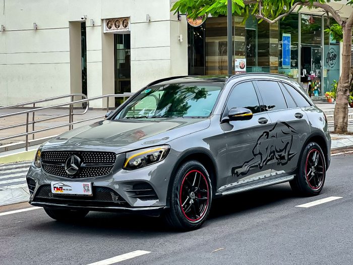 Giá xe Mercedes GLC300 AMG 4Matic 2020