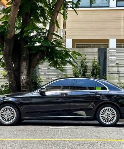 Mercedes-Benz C180 model 2021 cũ