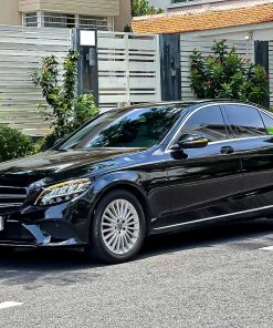 Mercedes-Benz C180 model 2021 cũ