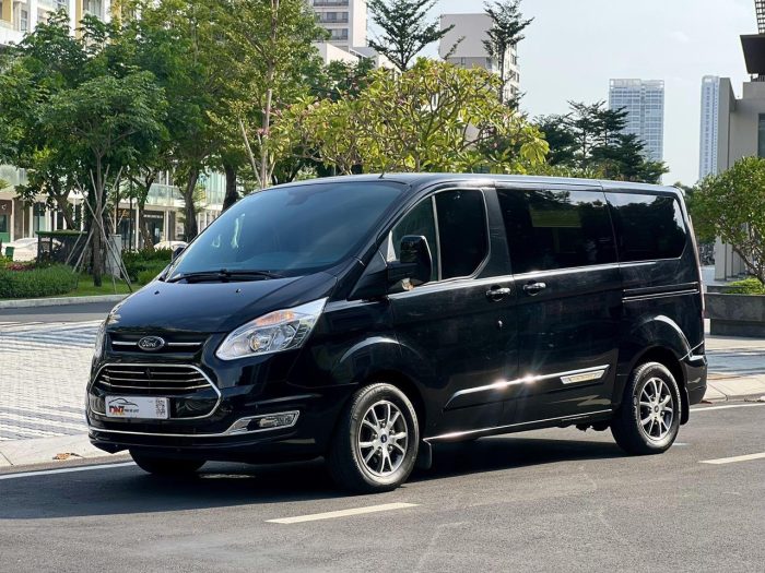 giá bán xe Ford Tourneo Limousine 2021
