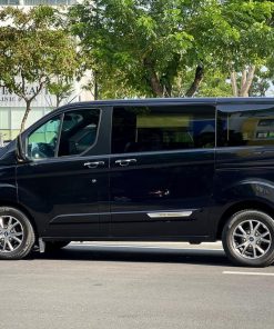 giá bán xe Ford Tourneo Limousine 2021