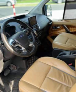 giá bán xe Ford Tourneo Limousine 2021