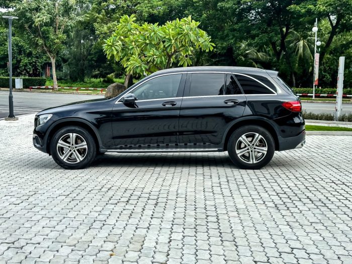 giá xe Mercedes GLC250 4Matic 2018 cũ